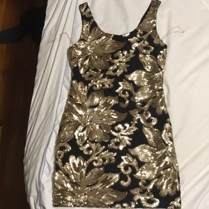 Body con sequined dress black and gold